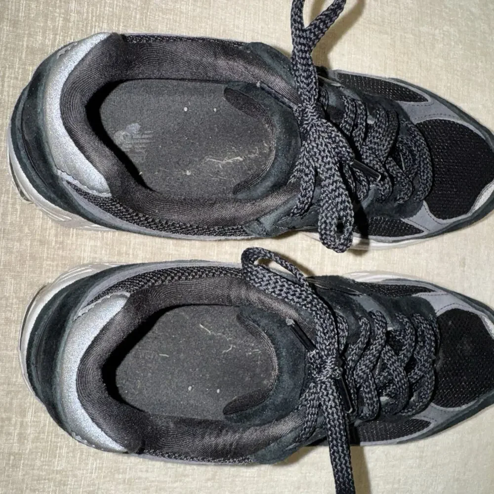 Mens New Balance 2002R Black Gunmetal Sneakers Athletic Shoes Size 11.5 EUC